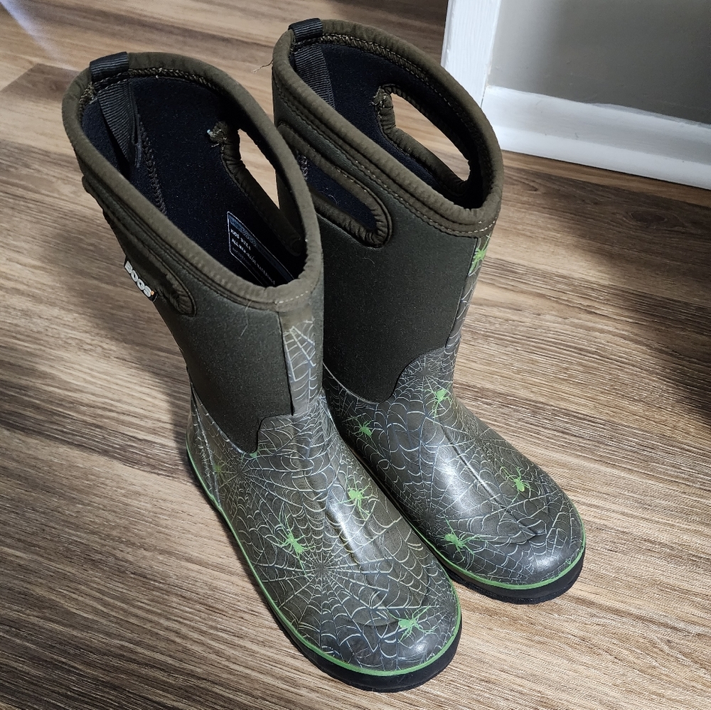 Green lids bogs size 6